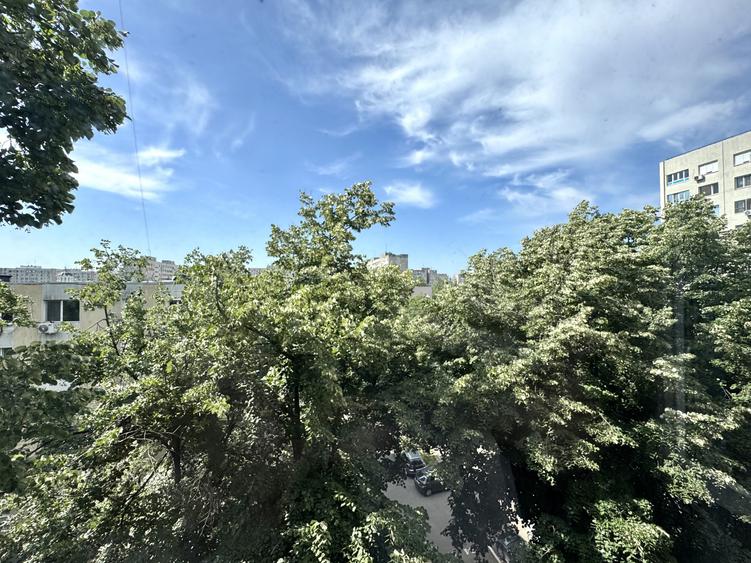 Drumul Taberei: 2 Camere Decomandat, 1 Minut Metrou Romancierilor, Renovat 2024
