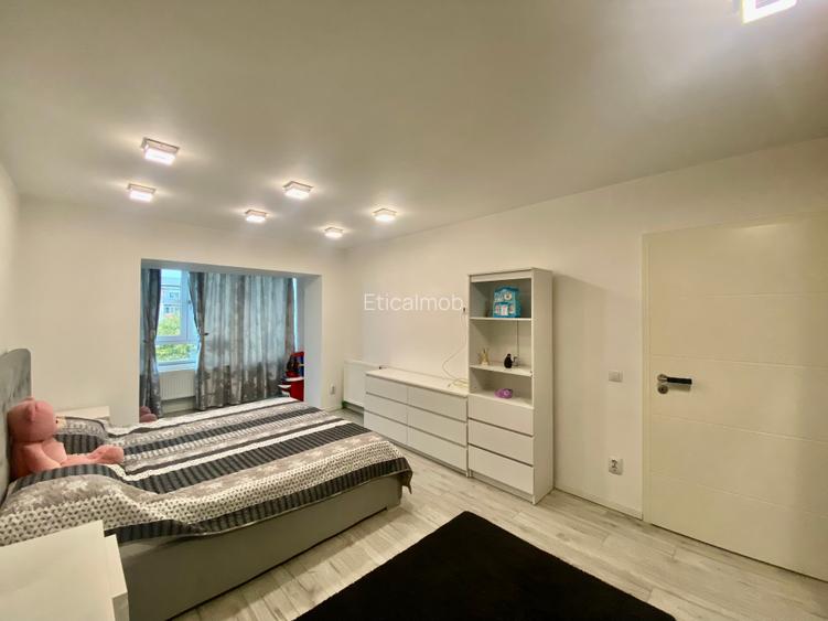 Închiriere apartament modern – 2 camere, Micro 12, Etaj 3 - 9
