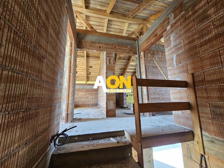 Casa la rosu, 4 camere, 2 bai, 345 mp teren, zona Ampoi 3