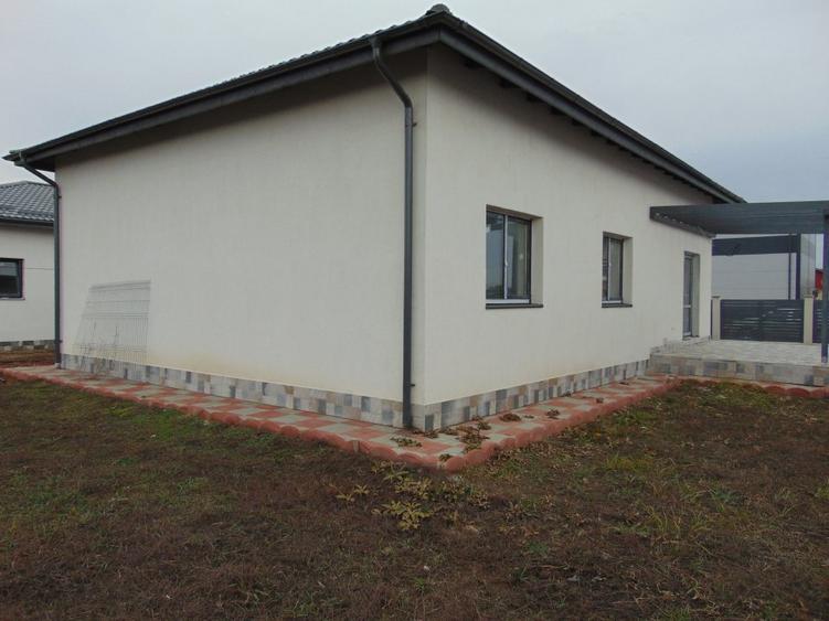 DE LA DEZVOLTATOR FARA COMISION casa cu 4 camere 2 bai placa beton LA CHEIE