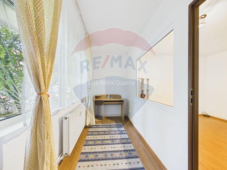 Oportunitate - 2 Apartamente 4 + 2 camere - Zona 13 Septembrie - 17