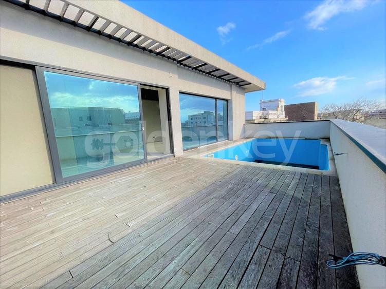 Apartament spectaculos cu piscina