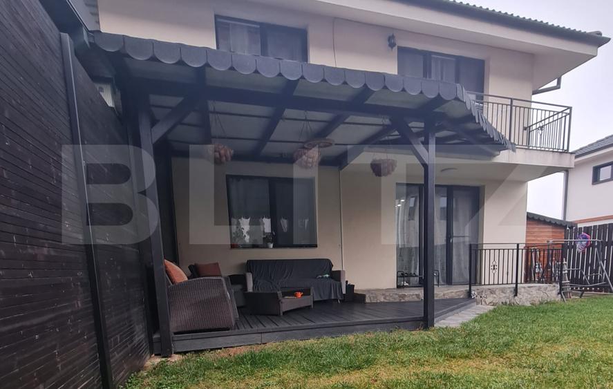 Casa tip duplex, 5 camere, 249 mp de teren, zona Terra