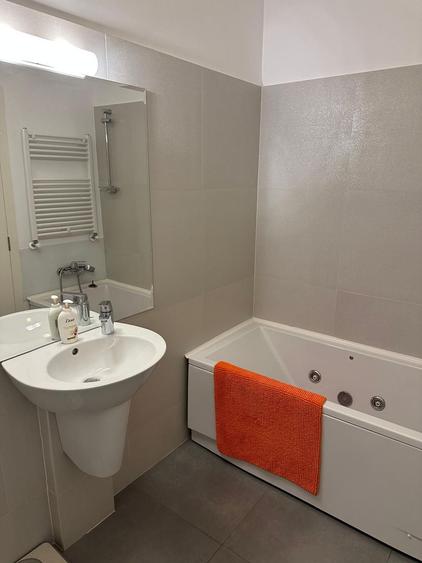 Apartament de inchiriat 5 camere - zona BANEASA.
