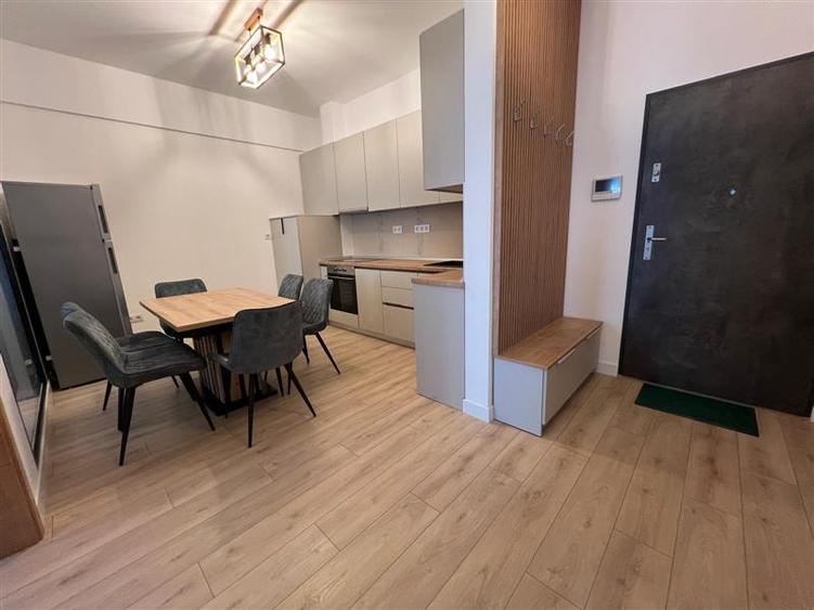 De închiriat ap 2 camere in Central Residence