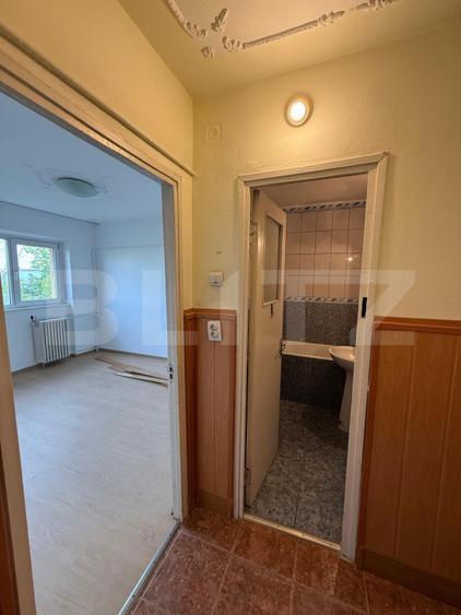Apartament 2 ,decomandat, 50 mp - zona Malu Rosu