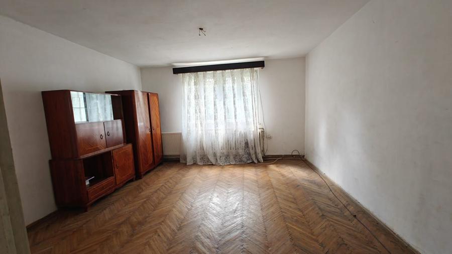 Casa cu teren de 380 mp, front la doua strazi, Gruia