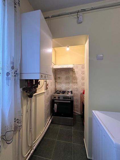Apartament de închiriat | Etaj 2/4 | Mobilat și utilat | Centrala Termica