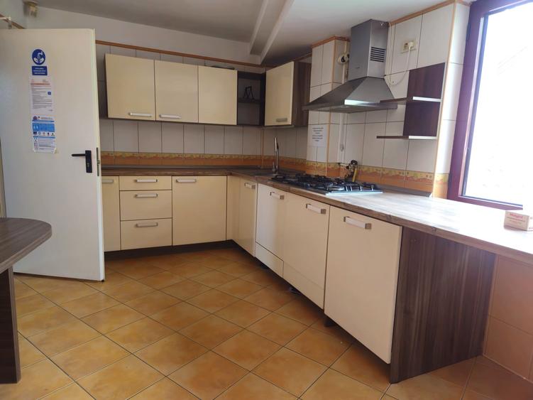Cladire de birouri/showroom -760 mp/7.5 euro/mp+tva /Zona 13 Septembrie