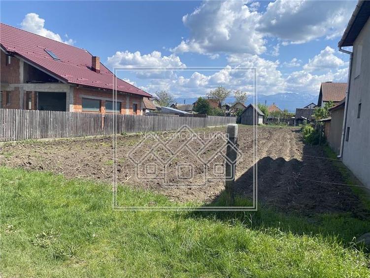 Vand teren intravilan, de 898 mp, in Avrig, Sibiu - 2