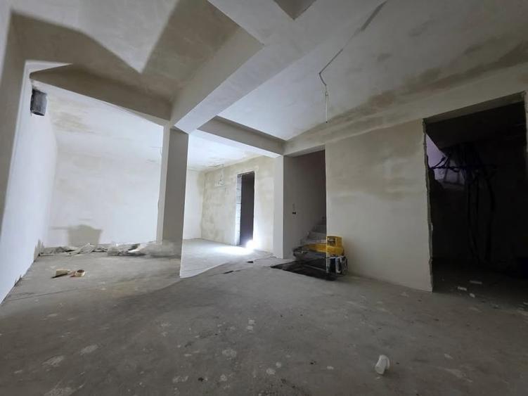 Duplex NZEB Dezmir, 180 mp + Subsol 50 mp, 300 mp teren, Panouri solare
