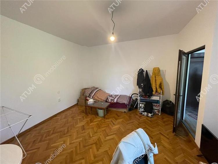 Apartament 2 camere balcon garaj curte libera zona ultracentrala Sibiu