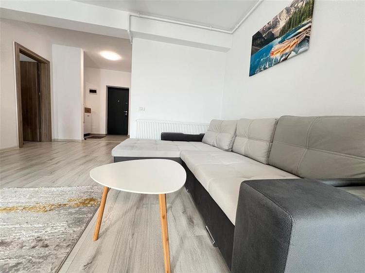 Apartament Lux prima inchiriere cu loc de parcare subteran Tractoru Coresi