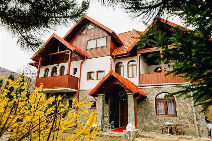 Pensiune exclusivista | afacere tip boutique la cheie | de vanzare in Sinaia |