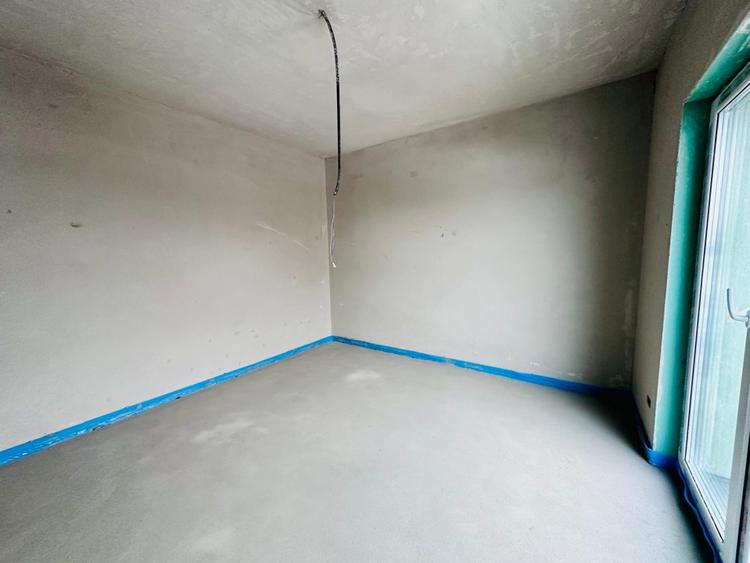 Duplex despartit prin camera tehnica 3 camere si 2 bai - Mosnita Noua