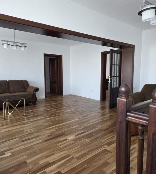 Apartament de vanzare tip duplex