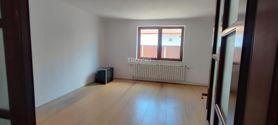 Casă de închiriat – 2 dormitoare, 100 mp utili + curte 220 mp, garaj, filigorie - 7