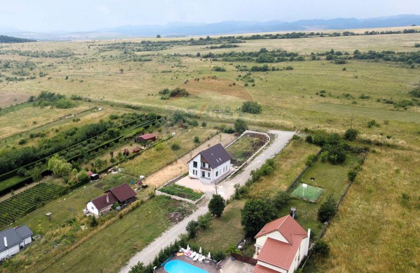Casa individuala de vanzare in Salicea! 145 MP - 900 MP Teren