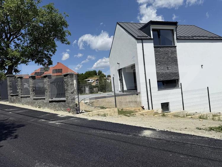 Casa individuala, cu 4 camere, 160 mp, in Feleacu