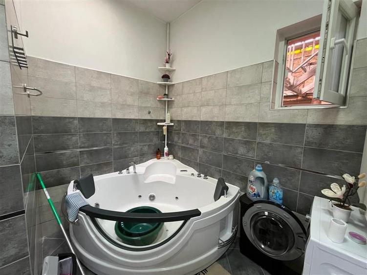 Lugoj, Casa 6 Cam., Teren 511 Mp., Str. Oituz. nr.1
