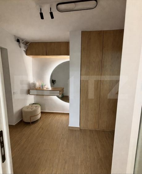 Apartament cu 3 camere, etaj 2, renovat complet - zonă Centrală