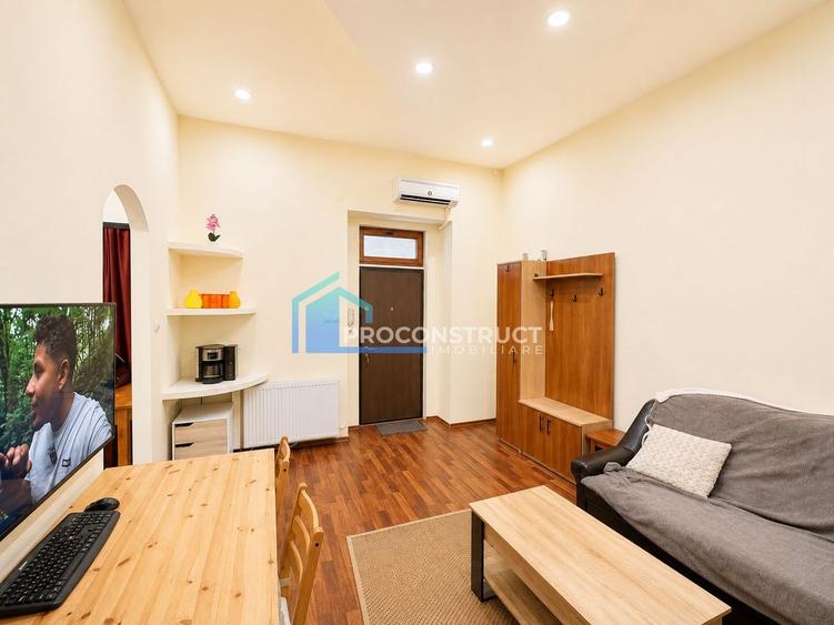 Apartamet 2 cam renovat, ultracentral, parcare privata, comision 0