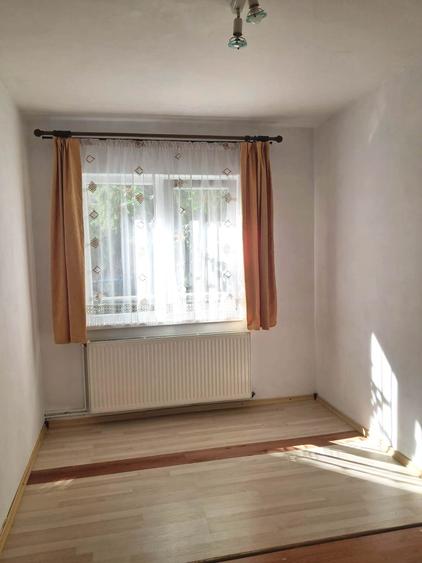 Apartament 2 camere la parter in Vasile Aaron