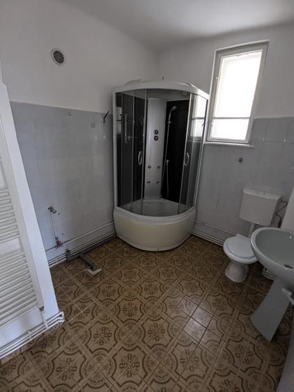 Casă de vânzare, 6 camere, 140 mp utili, Andrei Mureșanu zona Hotel Meridian