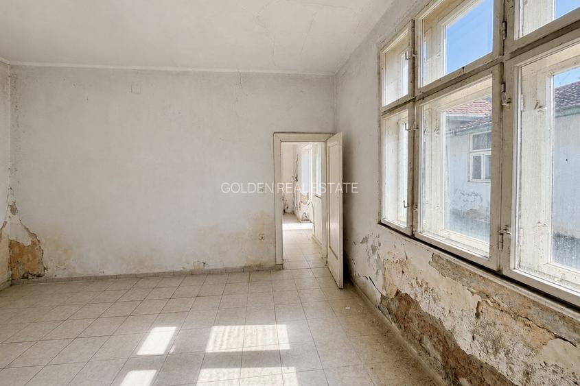 Casă din cărămidă, 6 camere, zona Pârneava, str. Eftimie Murgu - 15