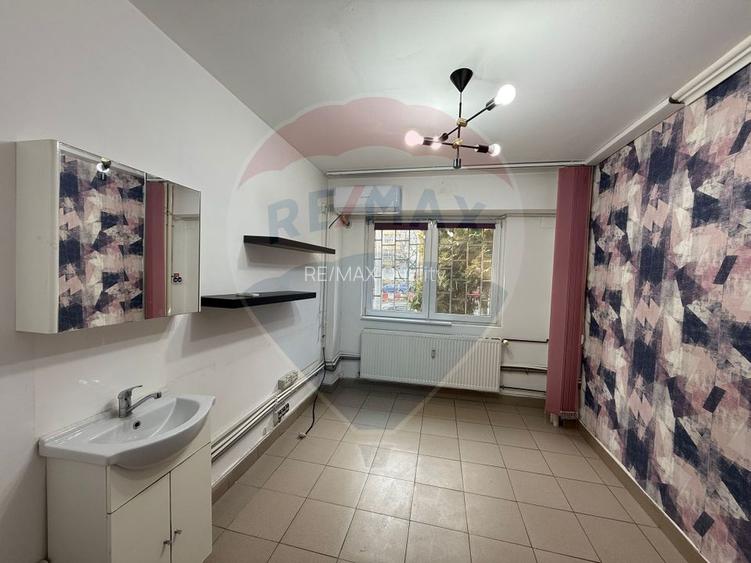 Spațiu comercial stradal 61 mp, Bd. Chisinau - vitrina si acces direct - 5
