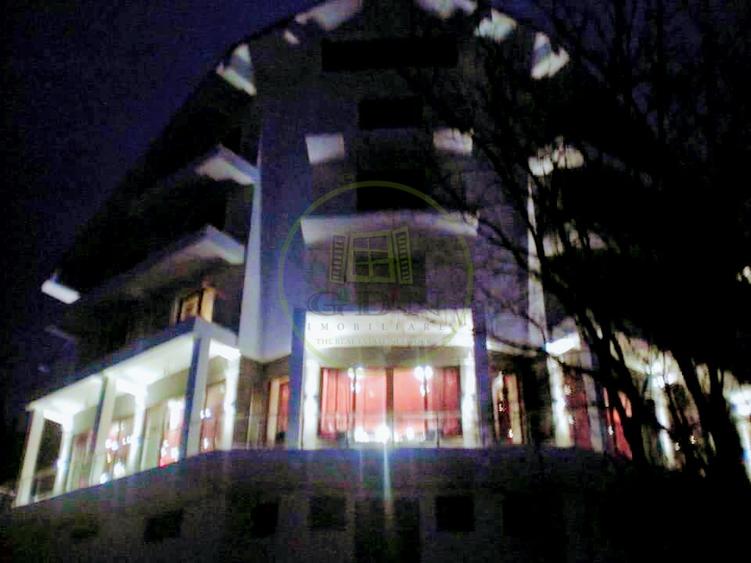 Vilă Premium cu Panoramă 180° asupra Bucegilor | Reședință Exclusivistă Predeal