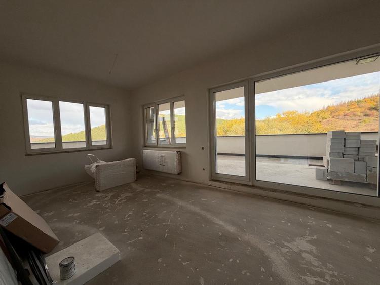 Apartament deosebit, terasa cu vedere spre padurea Faget, zona Vivo
