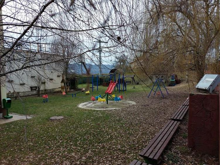 Hotel 3 stele, 28 cam si teren 3 587 mp  Statiunea Horezu jud. Valcea 650 000 Eu