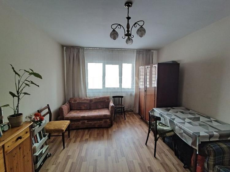 3 camere decomandate, parter înalt, zonă Kaufland Mănăștur.