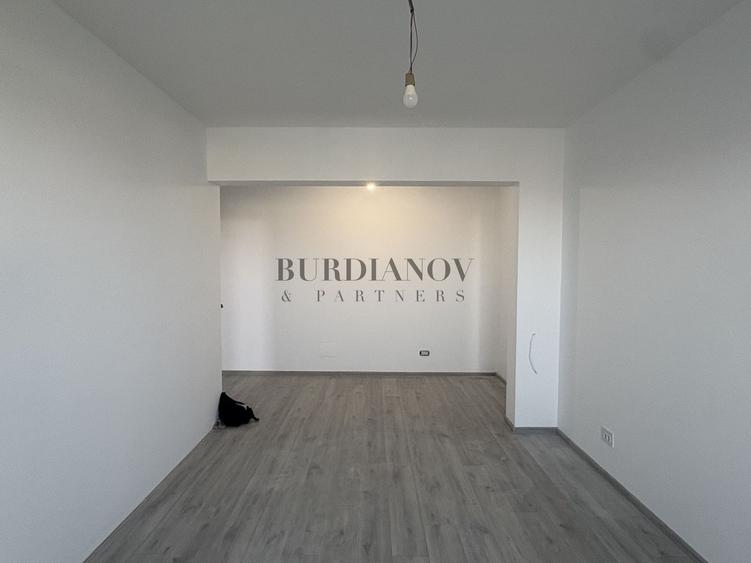 Apartament cu 3 camere - două băi - Etalon Lacul Morii - Vedere Lac