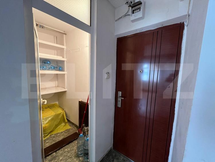 Apartament de vânzare cu 3 camere, 80 mp, Rovinari