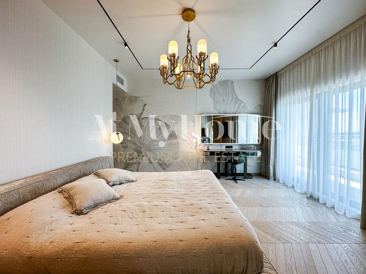 Penthouse Ultra Luxury cu 5 camere,  complet renovat,2 parcari,boxa,terase 195mp