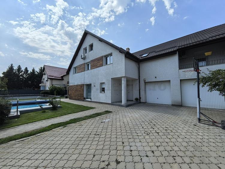 Vilă cu Piscina de închiriat în zona Iancu Nicolae