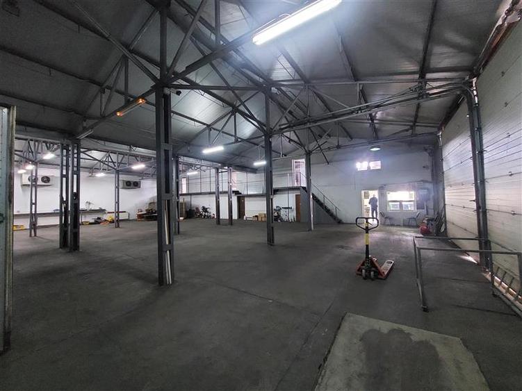 Platforma industriala cu 2 hale, aproape de centura