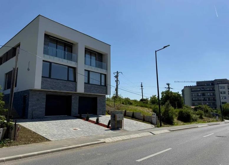 Casă modernă D+P+E, 166 mp utili, cu garaj, Dâmbul Rotund