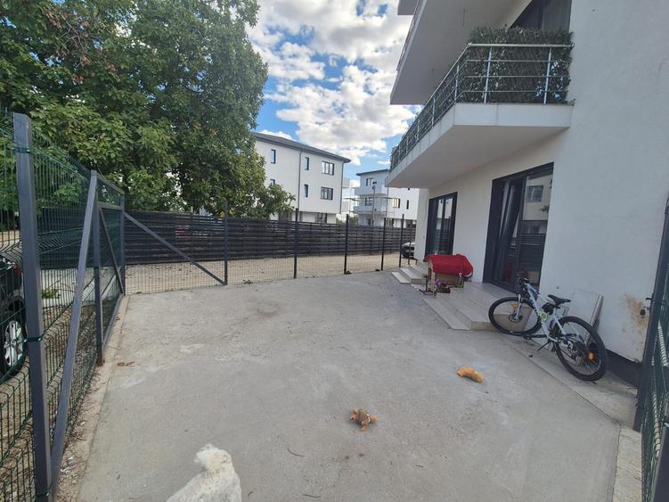 Apartament 2 Camere Decomandat Mobilat | Curte 66 MP | Loc Parcare