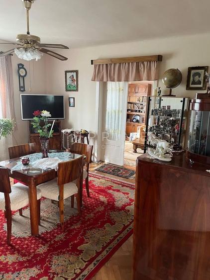 Casa cu front stradal, 7 Noiembrie, ideala clinica/cabinet/locuinta