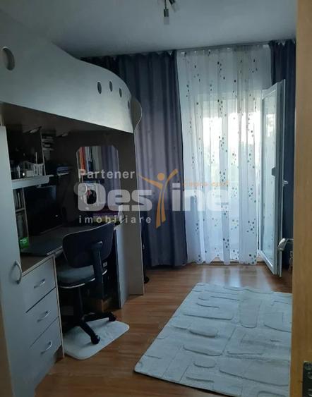 Ap.2 camere decomandat la Mansardă