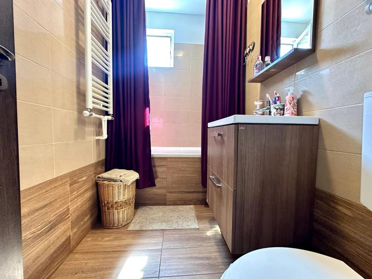 DE INCHIRIAT Apartament 2 camere, 54mp, decomandat - zona Dambovita