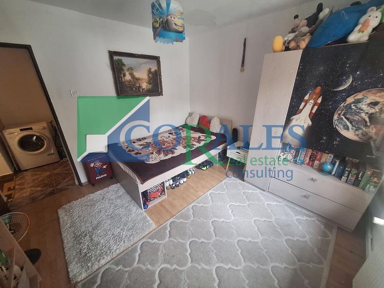 Apartament 3 camere, 2 Bai, Decomandat, 65 mp, Centrala proprie, Anvelopat