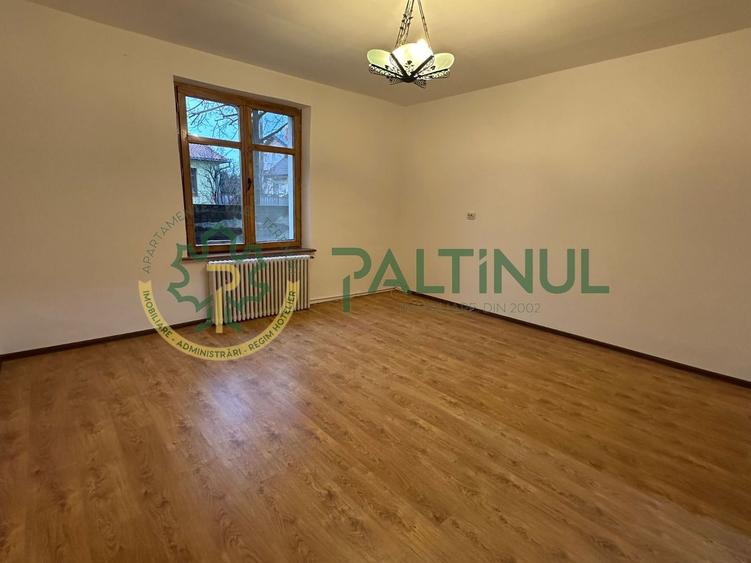 Casă individuală de închiriat în Sibiu – singur în curte, teren 900 mp, garaj