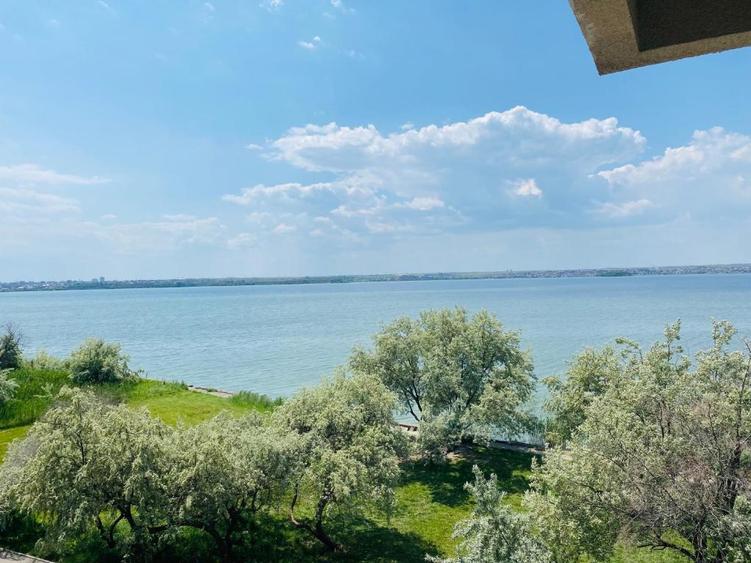 Apartament 2 camere , situat în Mamaia, zona Butoaie, vedere catre lac, 115.000