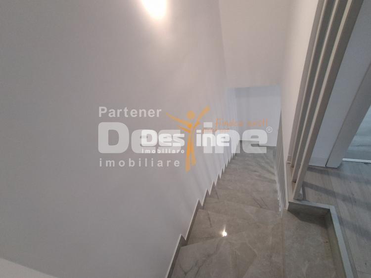 CASĂ tip duplex, situata in Valea Adanca
