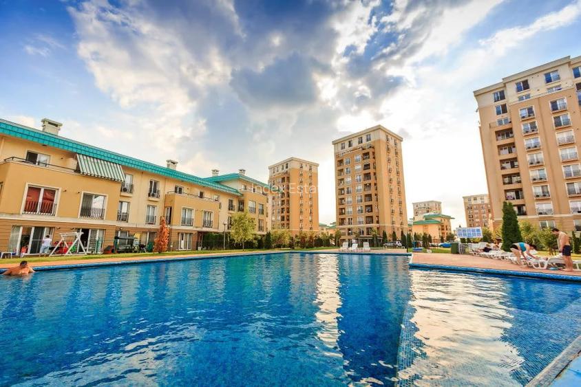 Apartament in Complexul Cosmopolis cu vedere catre piscina! - 13