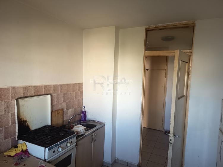 3 camere decomandat- Rahova, Buzoieni, bloc reabilitat
